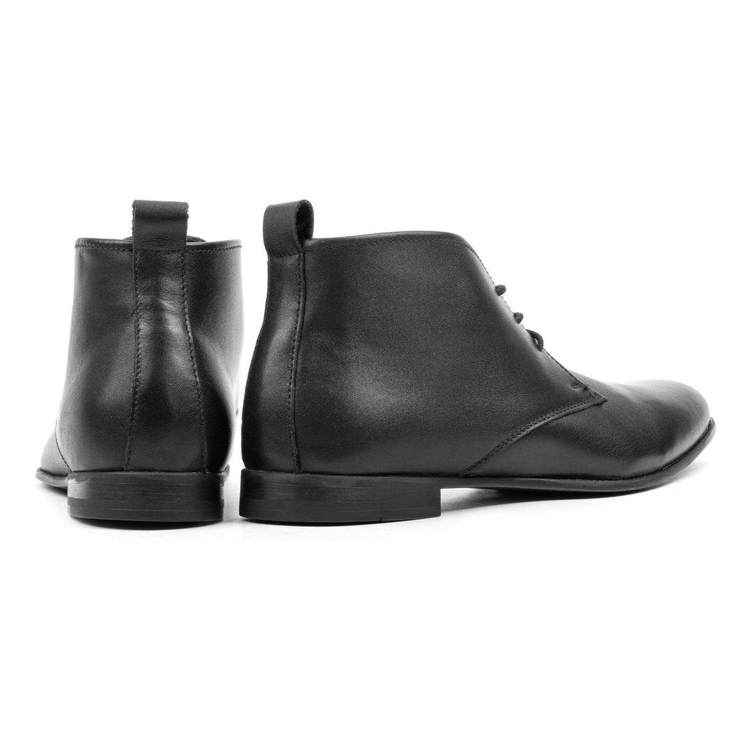 LOOP CHUCKA Black Leather Plain