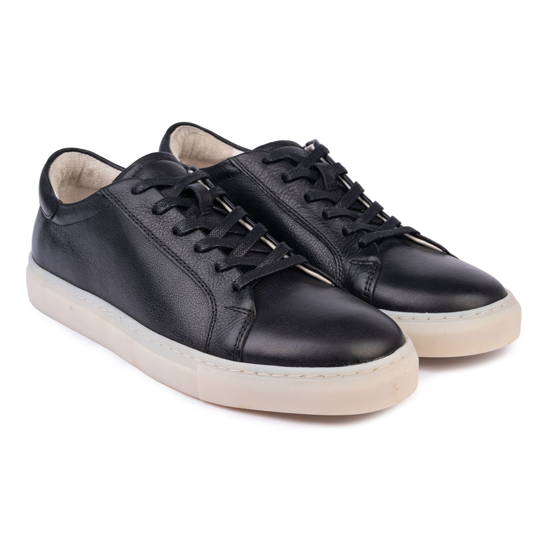 FINN LC1 Black Leather