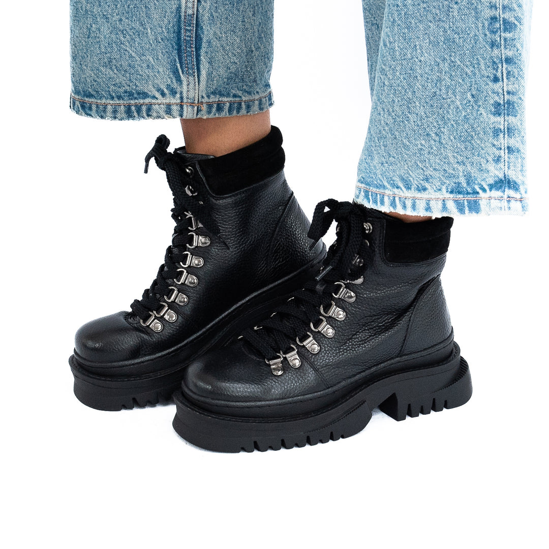 Provena Boot REONA BOOT Black Leather – Alpina