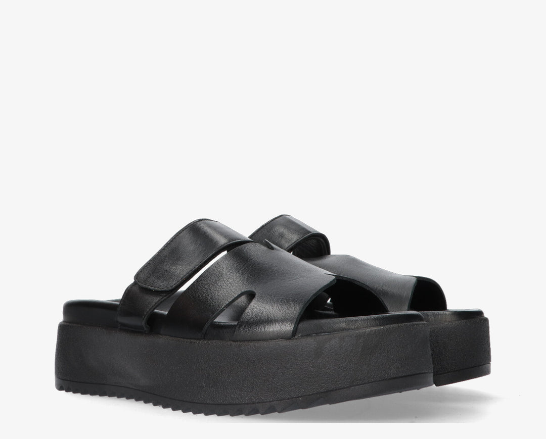 AZRA SLIPPER Black Leather