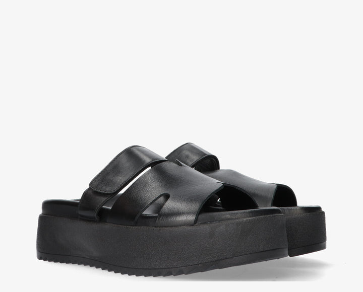 AZRA SLIPPER Black Leather