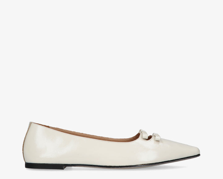 REA BOW Off White Patent Leather