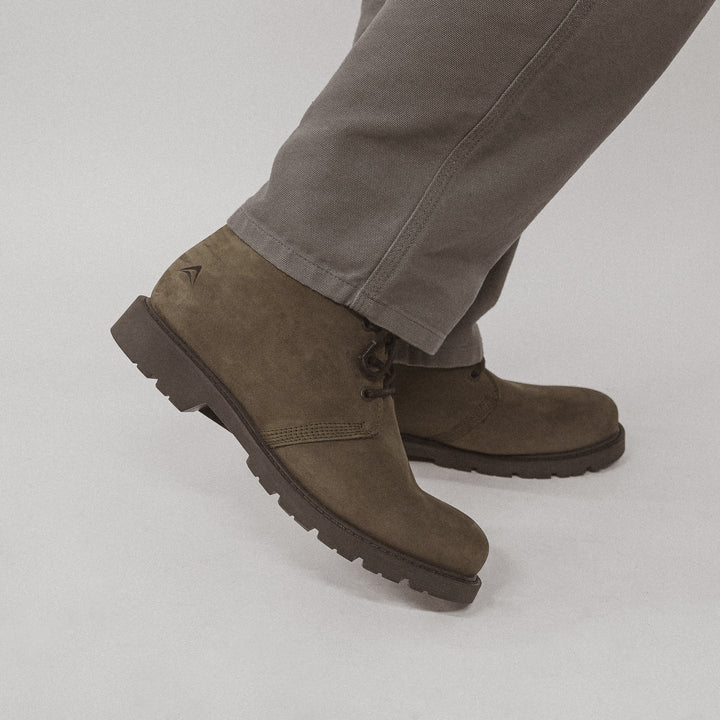 TUNDRA CHUKKA Olive Nubuck