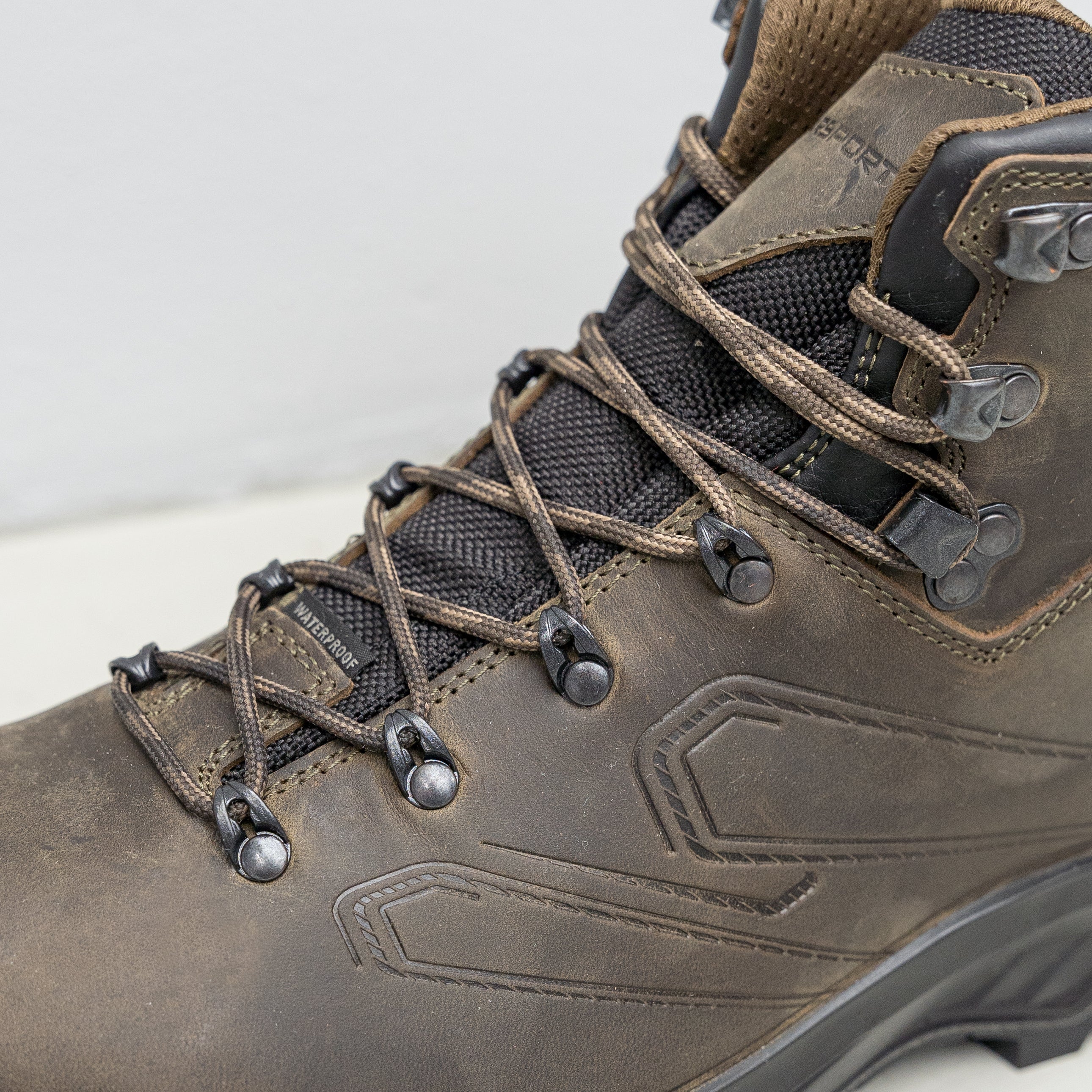 GARSPORT Nevegal mid wp ghete din piele Dakar oliv/negru | Alpina