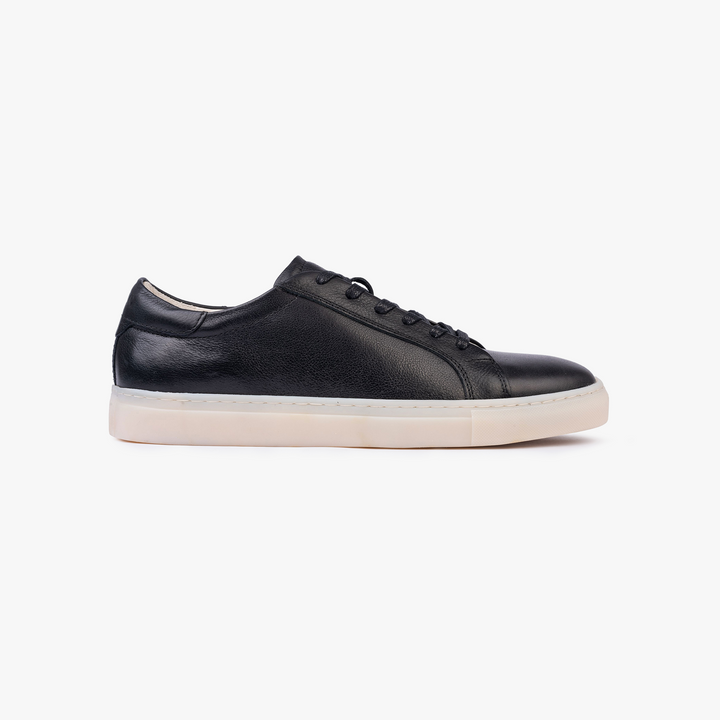 FINN LC1 Black Leather