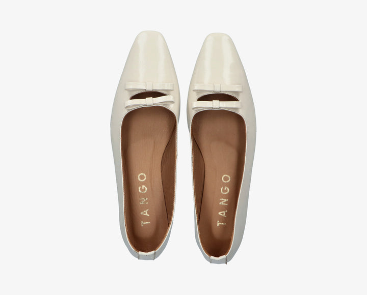 REA BOW Off White Patent Leather