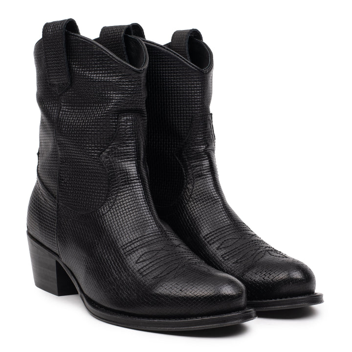 DULCE WESTERN SHORT Black Embossed Leather