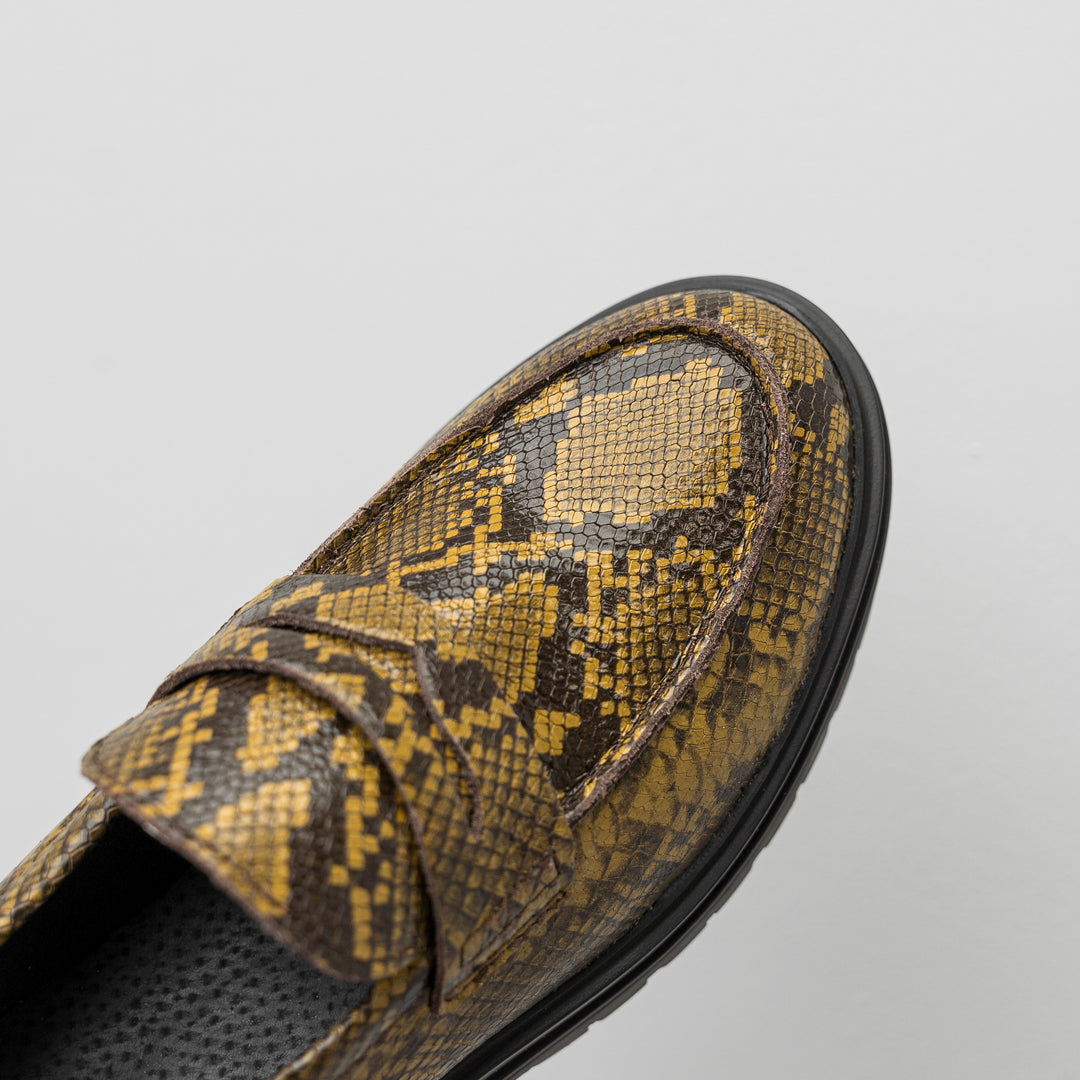 LEYTON LOAFER SADDLE Yellow Snake